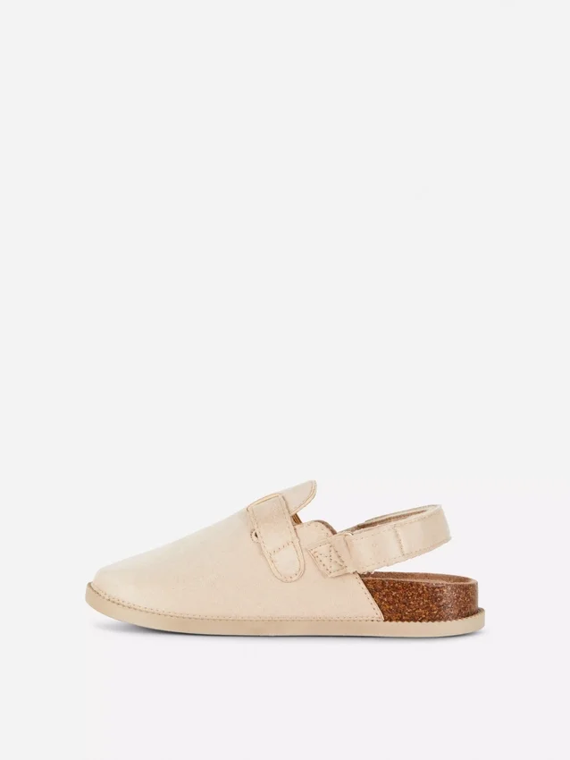 Mules mit geschlossener Zehenpartie als Sandalen