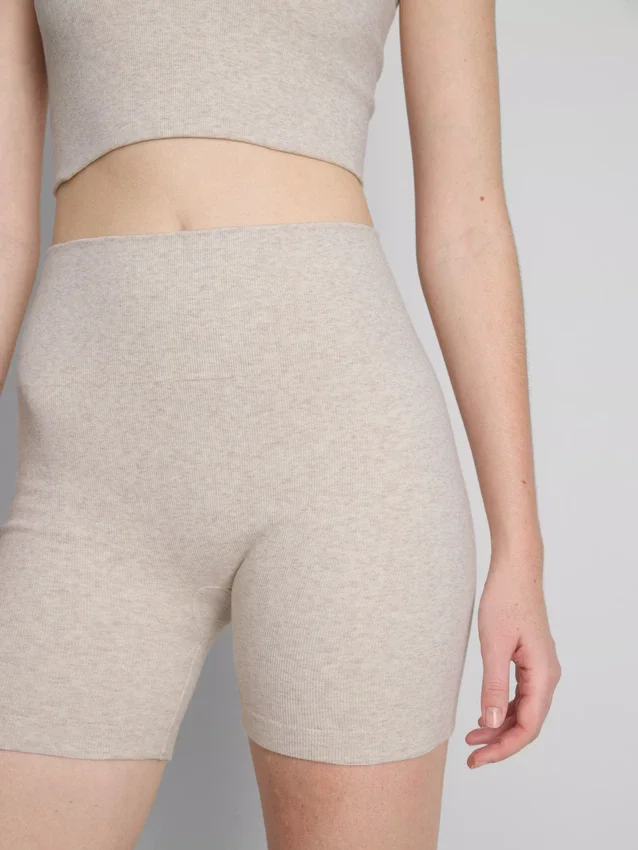 Nahtlose, gerippte Sportshorts