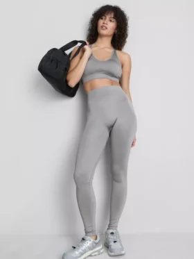 Nahtlose, hochglänzende Aktiv-Leggings