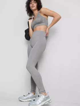 Nahtlose, hochglänzende Aktiv-Leggings