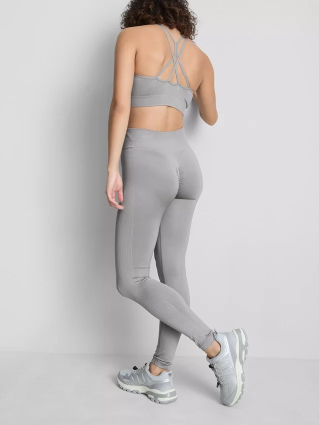 Nahtlose, hochglänzende Aktiv-Leggings