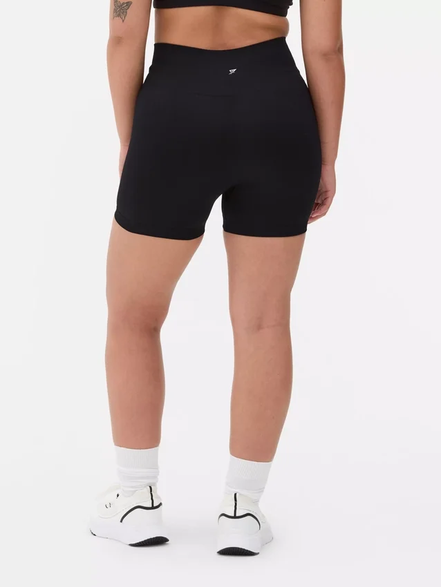 Nahtlose Yoga-Shorts