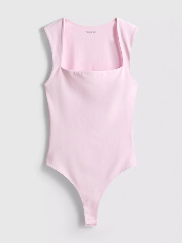 Nahtloser Body mit quadratischem Ausschnitt