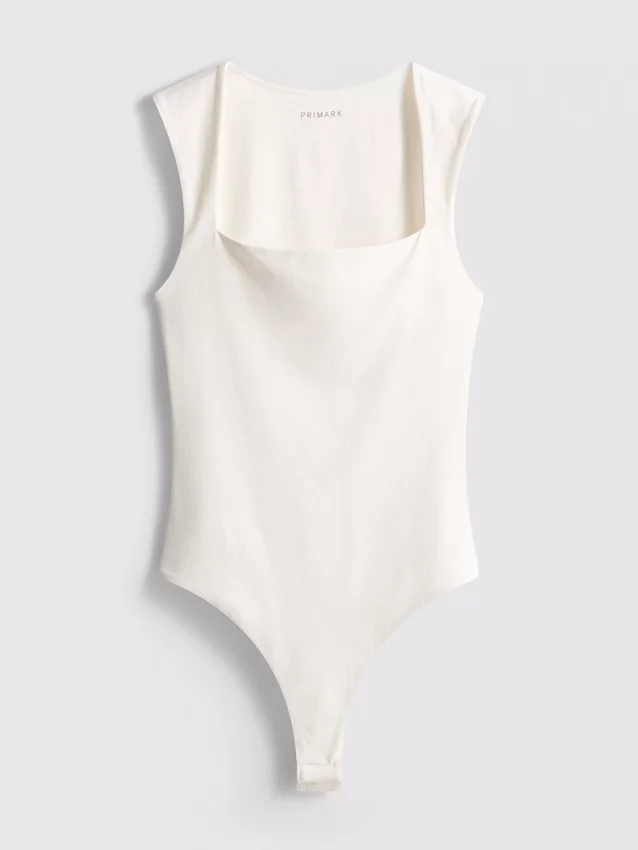 Nahtloser Body mit quadratischem Ausschnitt