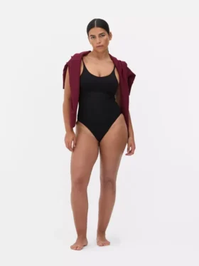 Nahtloser, figurformender Body