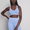 Nahtloses Crop-Top mit Trägern