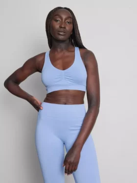 Nahtloses Crop-Top mit Trägern