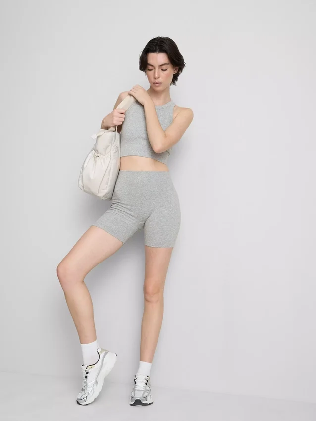 Nahtloses, geripptes, kurzes Tanktop
