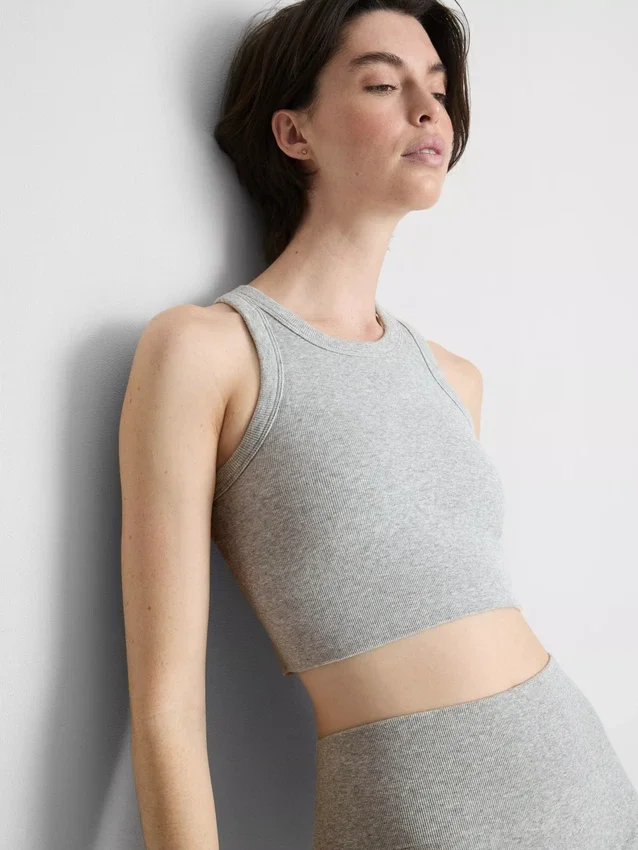 Nahtloses, geripptes, kurzes Tanktop