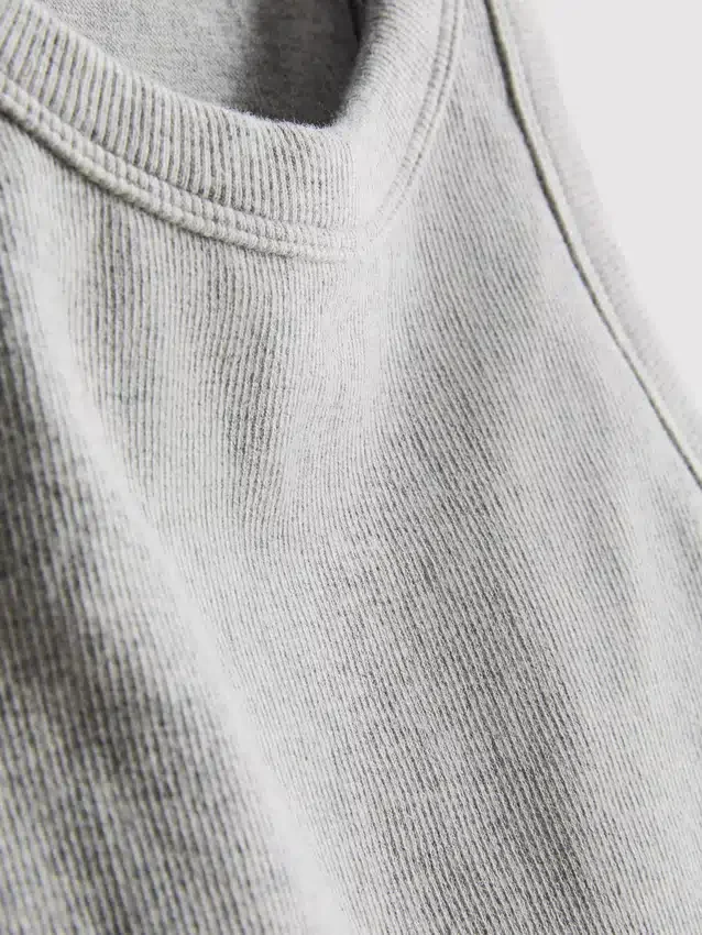 Nahtloses, geripptes, kurzes Tanktop