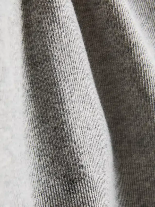 Nahtloses, geripptes, kurzes Tanktop