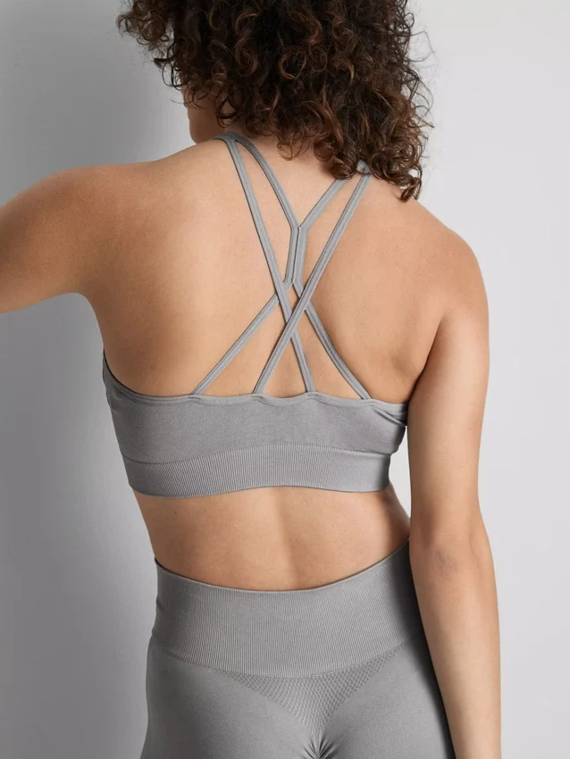 Nahtloses, hochglänzendes Active-Crop-Top