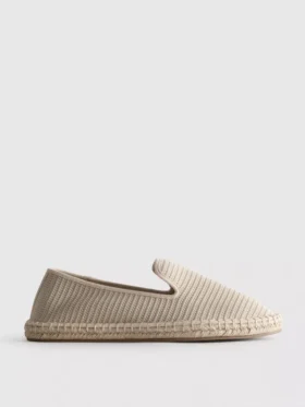 Niedrige Espadrilles aus Strick