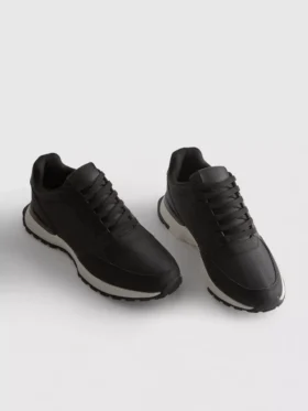 Niedrige Sport-Sneaker