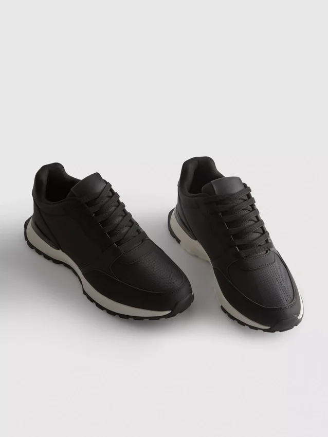 Niedrige Sport-Sneaker