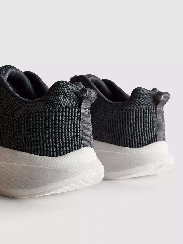 Niedrige Sport-Sneaker