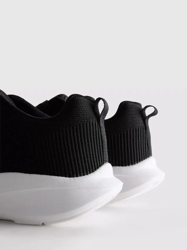 Niedrige Sport-Sneaker