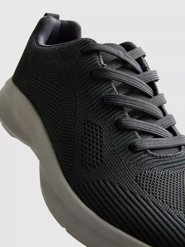 Niedrige Sport-Sneaker