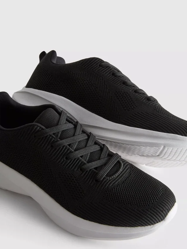 Niedrige Sport-Sneaker