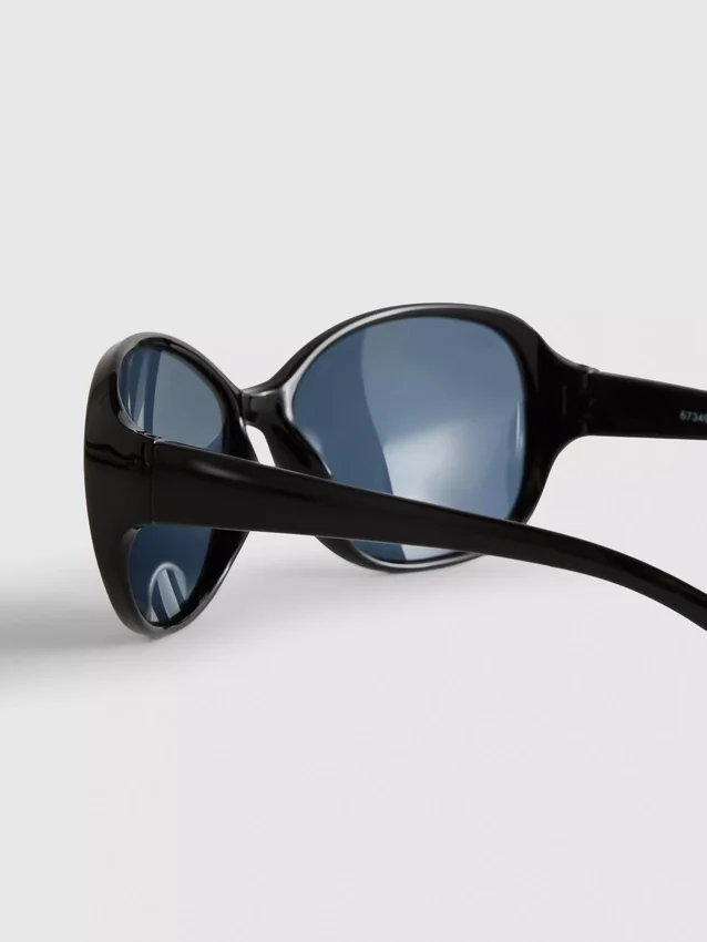 Ovale Sonnenbrille