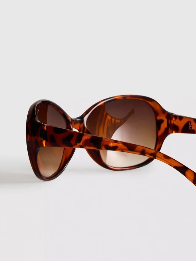 Ovale Sonnenbrille