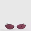 Ovale Sonnenbrille im 90er-Jahre-Stil mit getönten Gläsern