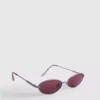 Ovale Sonnenbrille im 90er-Jahre-Stil mit getönten Gläsern