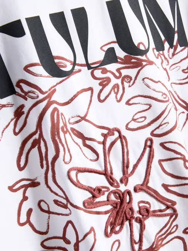 Oversized-Boyfriend-T-Shirt aus Baumwolle mit Grafikprint