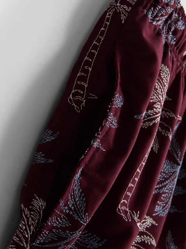 Palmen-Shorts mit Stickerei