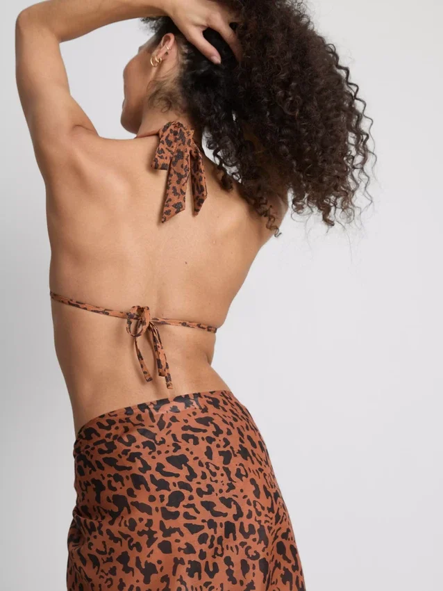 Paula Echevarría Bikini-Oberteil mit Leopardenmuster und Neckholder-Ausschnitt
