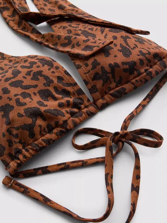 Paula Echevarría Bikini-Oberteil mit Leopardenmuster und Neckholder-Ausschnitt