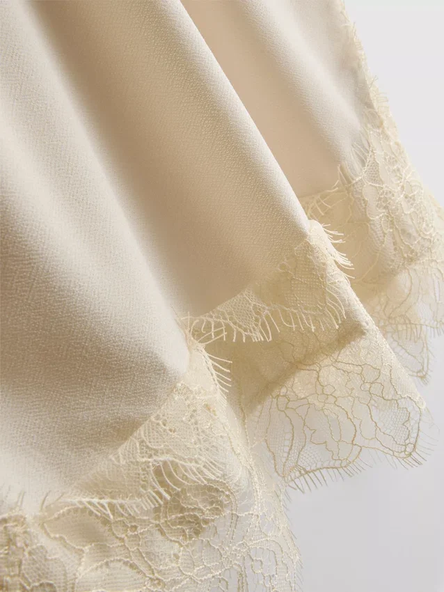 Paula Echevarría Cami-Top mit Satin-Spitzenbesatz