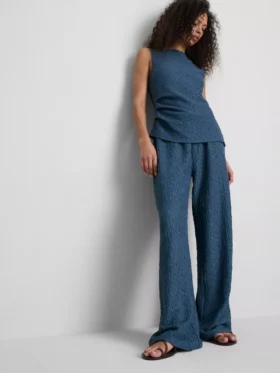 Paula Echevarría – Crinkle-Hose mit weitem Bein