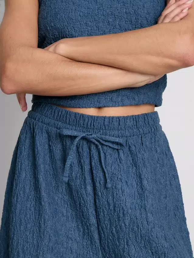 Paula Echevarría – Crinkle-Hose mit weitem Bein