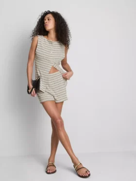 Paula Echevarría gestreifte Mini-Shorts aus Strick
