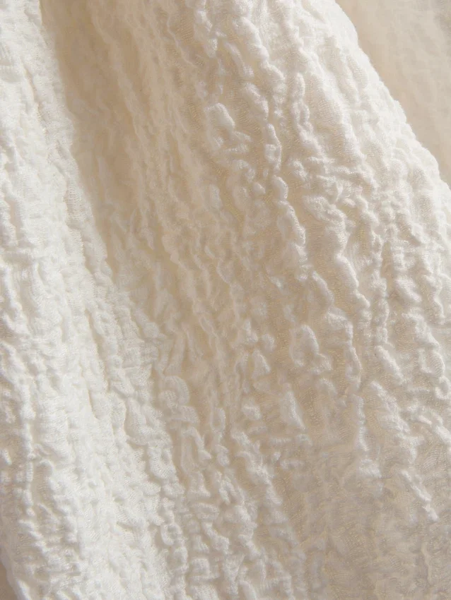 Paula Echevarría – Lässige Crinkle-Shorts