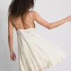 Paula Echevarría Minikleid mit Spitzenbesatz und Rüschen