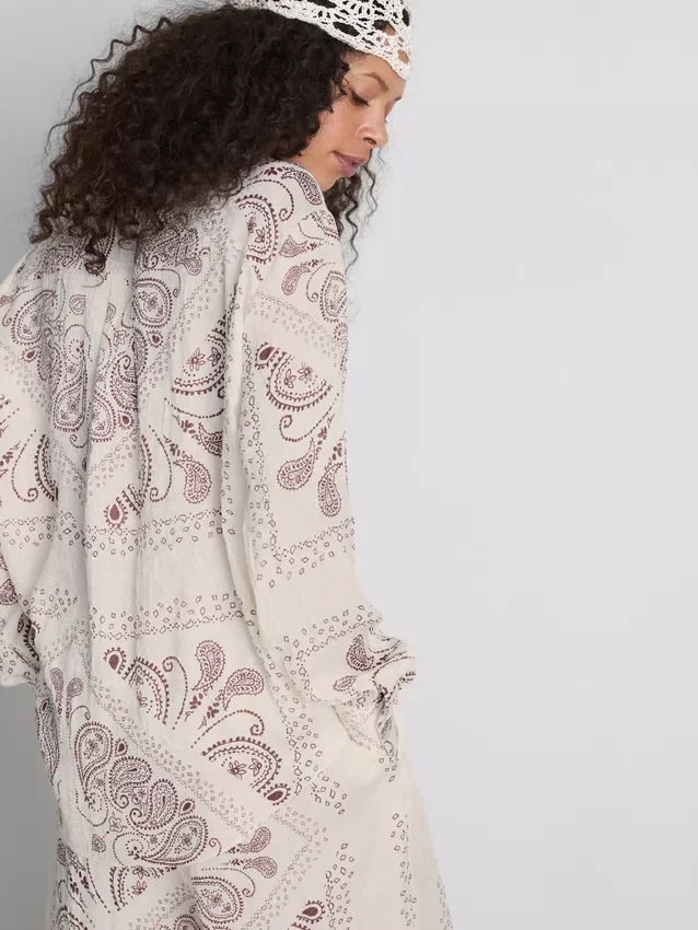 Paula Echevarría Paisley-Hemd aus geknittertem Satin mit Knöpfen