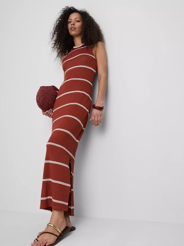 Paula Echevarría – ärmelloses, figurbetontes Midaxi-Kleid
