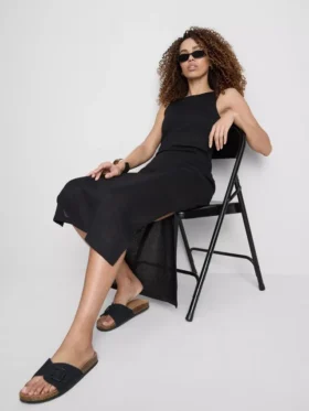 Paula Echevarría – ärmelloses, figurbetontes Midaxi-Kleid