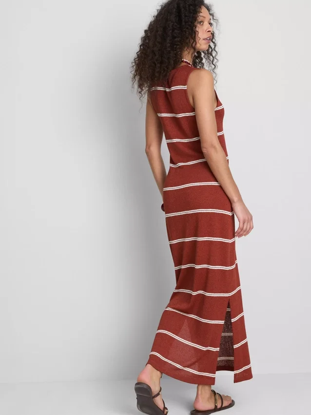 Paula Echevarría – ärmelloses, figurbetontes Midaxi-Kleid