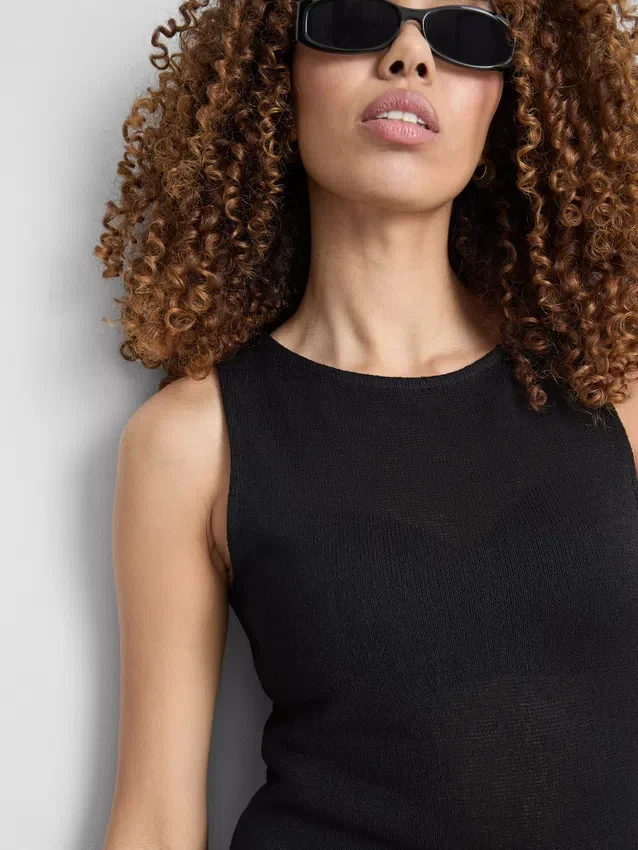 Paula Echevarría – ärmelloses, figurbetontes Midaxi-Kleid