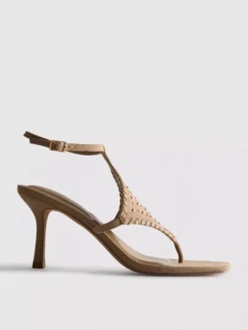 Paula Echevarría Sandalen mit Nieten