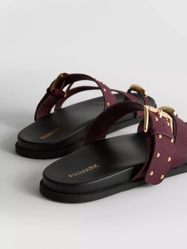 Paula Echevarría Sandalen mit Nieten am Fussbett