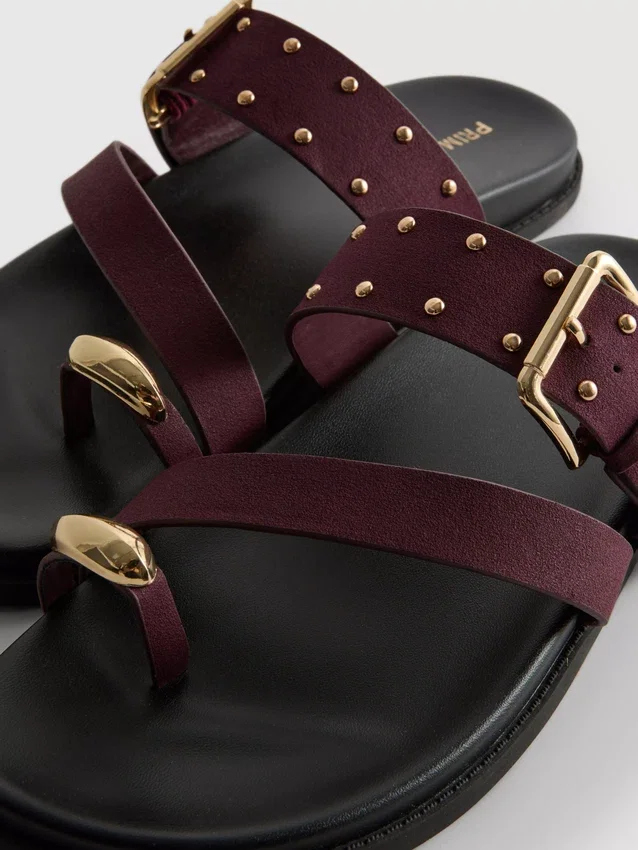 Paula Echevarría Sandalen mit Nieten am Fussbett