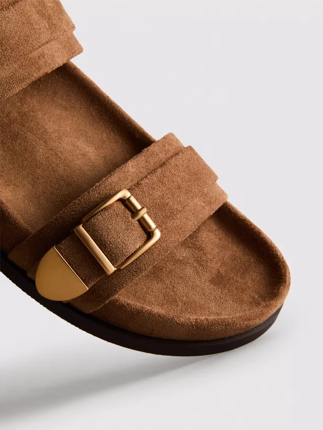 Paula Echevarría Sandalen mit zwei Riemen und Schnalle