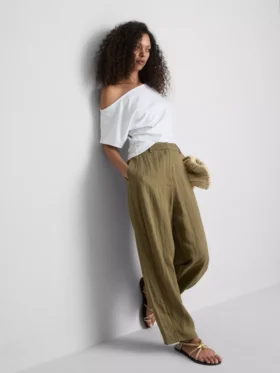 Paula Echevarría: Strukturierte Hose mit weitem Bein
