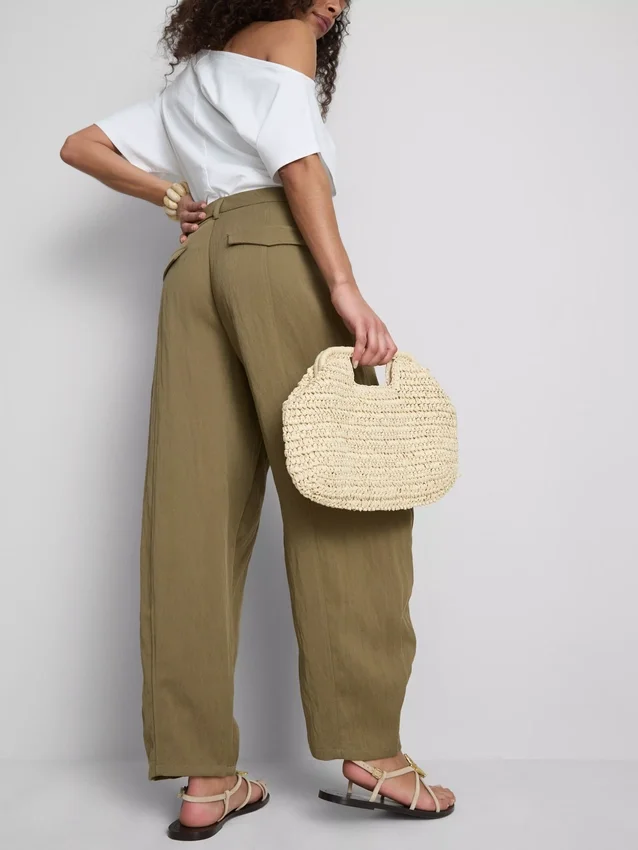 Paula Echevarría: Strukturierte Hose mit weitem Bein