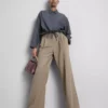 Plissierte Hose mit weitem Bein