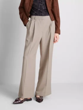Plissierte Hose mit weitem Bein